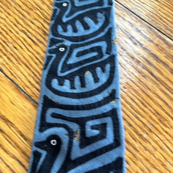 Vintage Cravate De France necktie.  Blue with ducks and fox print. Some pilling. - Picture 10 of 10